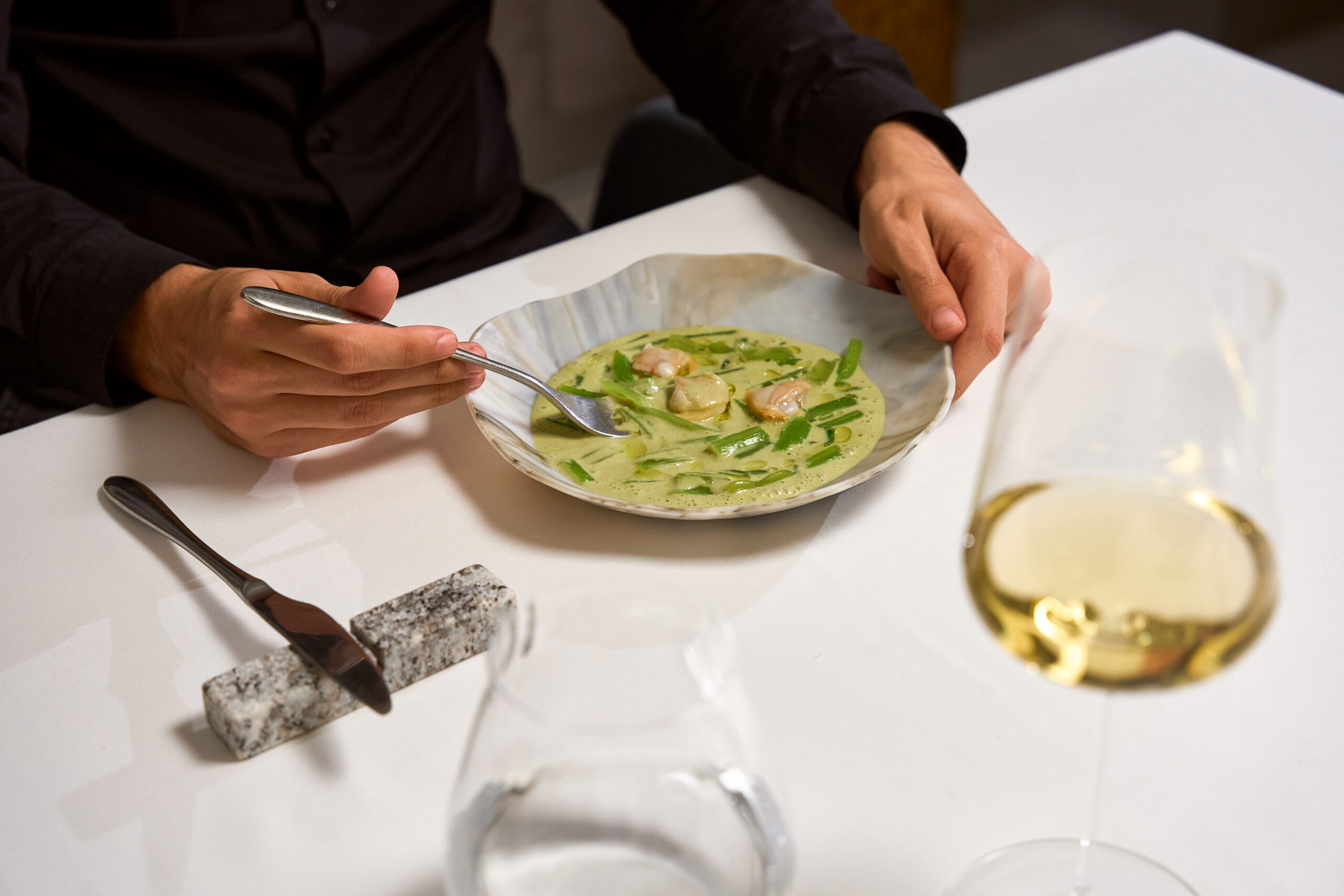 Plato de borraja, codium y berberecho del Remigio de Tudela