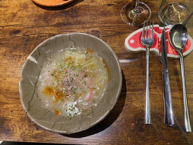 Cardo en salsa verde con jamón ibérrico y papada