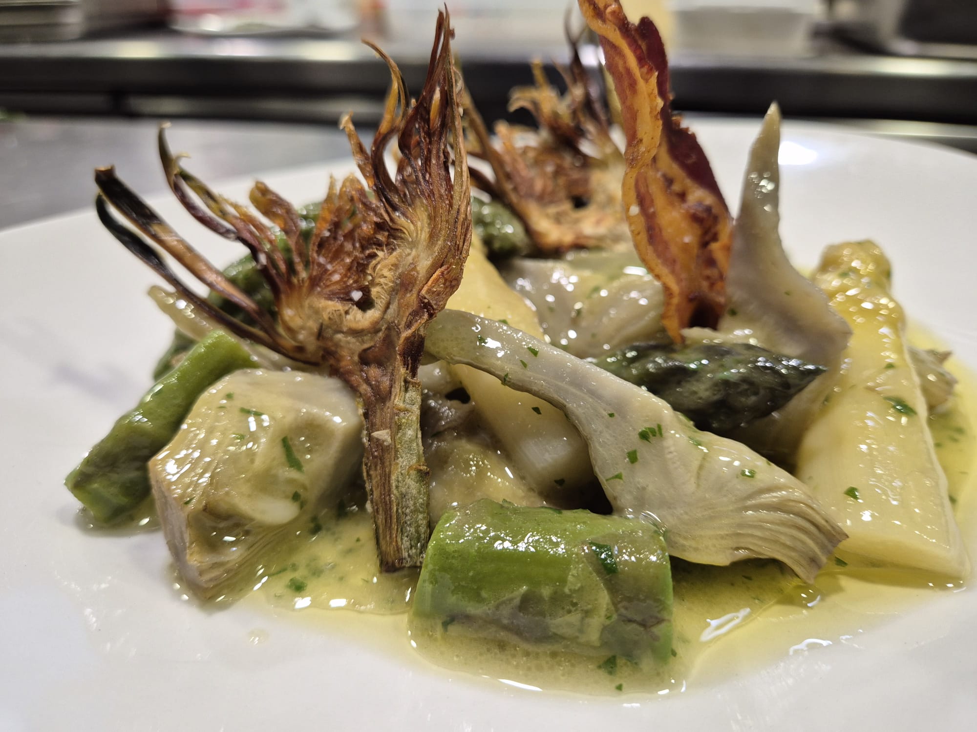 Estofados de espárragos del Hostal Izaga de Noain