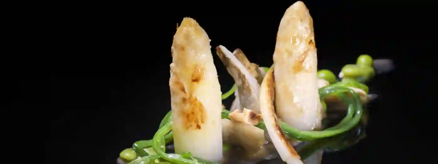 Plato de espárragos del Restaurante Tubal de Tafalla